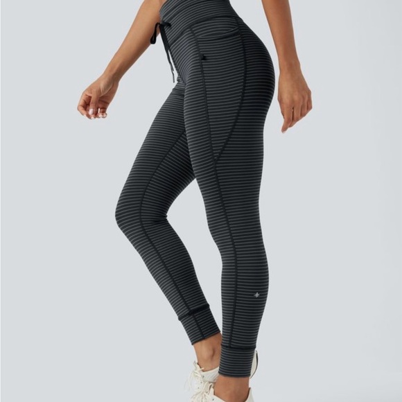 High Waisted Drawstring Striped Yoga Leggings with Pockets - Picture 4 of 4